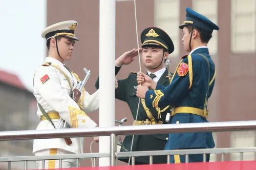 百日礪劍酬壯志 踔厲奮發(fā)向未來(lái) ——?？谑旋埲A區(qū)山高實(shí)驗(yàn)學(xué)校八、九年級(jí)中考百日誓師活動(dòng)-圖片2