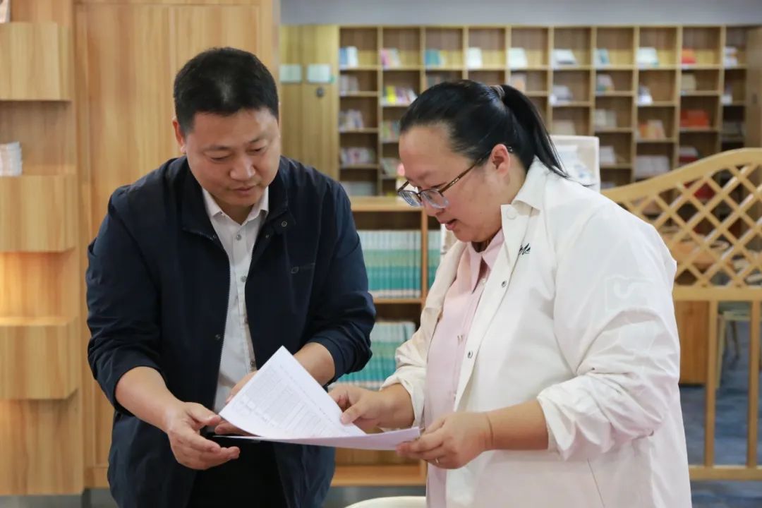 關(guān)懷指導(dǎo)促前行——?？谑薪逃诸I(lǐng)導(dǎo)蒞臨?？谏礁吒呒?jí)實(shí)驗(yàn)中學(xué)調(diào)研指導(dǎo)-圖片3