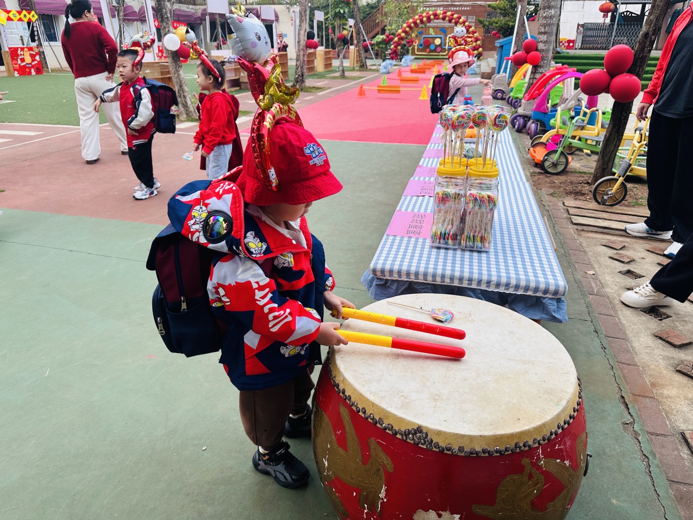 瑞蛇躍新春·童夢啟新航——?？谑徐`山鎮(zhèn)中心幼兒園南田山高分園開學(xué)典禮-圖片8