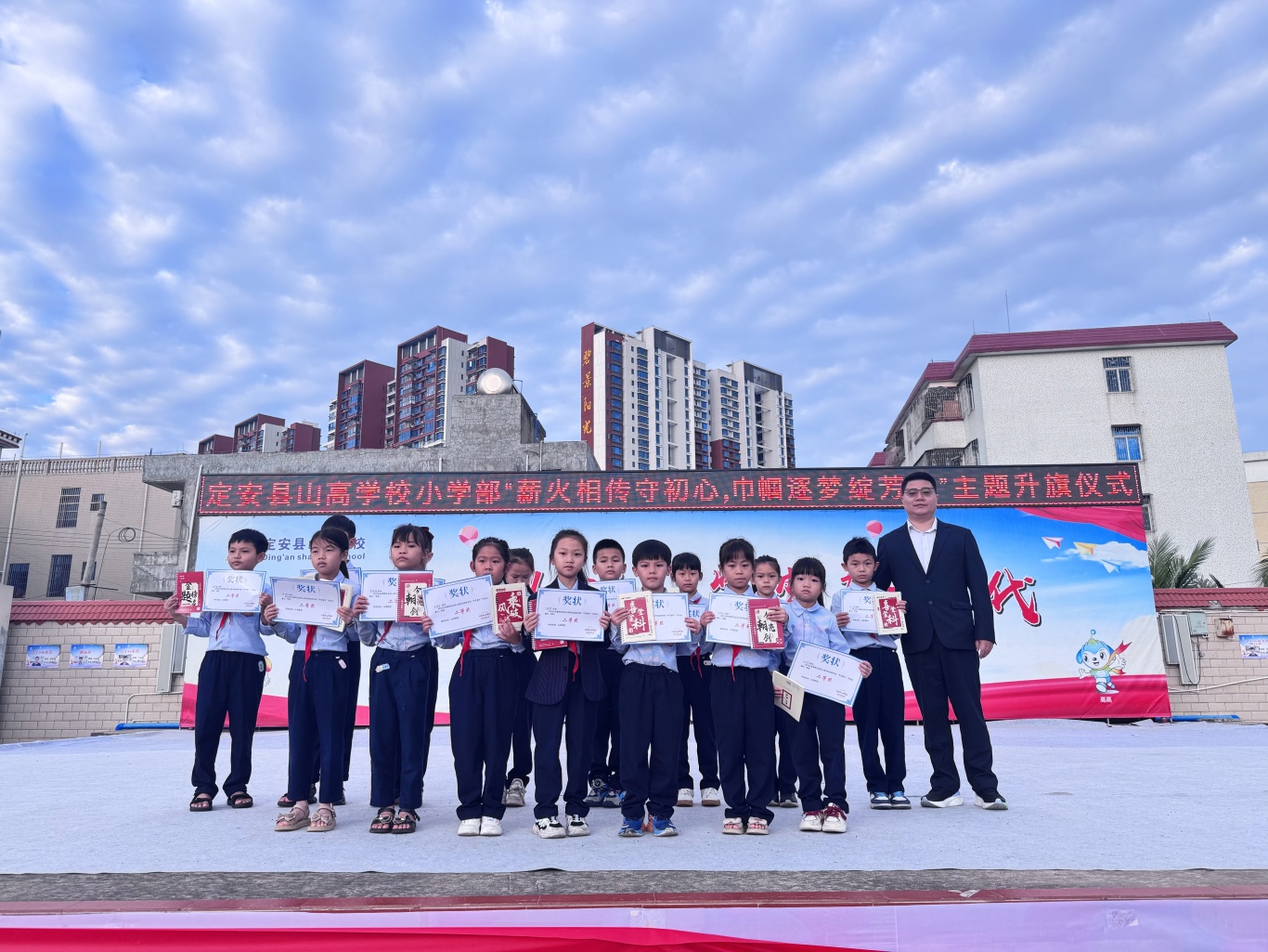 和詩以歌，書寫春天——定安縣山高學(xué)校小學(xué)部“春”主題硬筆書法展示活動(dòng)-圖片3