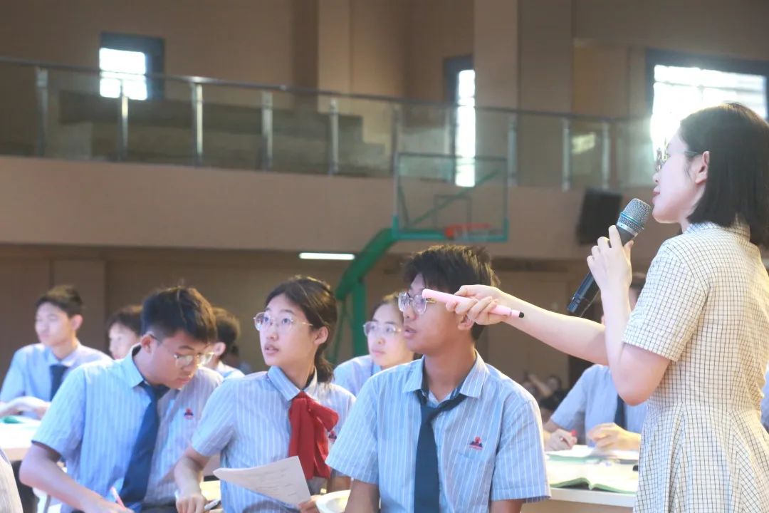 聚焦核心素養(yǎng)，共研備考新策略——2025年?？谑忻捞m區(qū)、龍華區(qū)初中語文中考備考命題培訓(xùn)會(huì)暨林惠萍名師工作室研修活動(dòng)在我校成功舉辦-圖片2