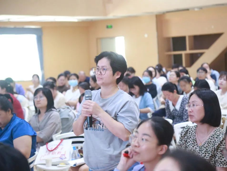 聚焦核心素養(yǎng)，共研備考新策略——2025年?？谑忻捞m區(qū)、龍華區(qū)初中語文中考備考命題培訓(xùn)會(huì)暨林惠萍名師工作室研修活動(dòng)在我校成功舉辦-圖片4