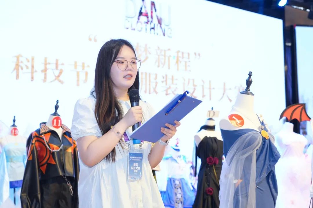 青春創(chuàng)意點(diǎn)亮?xí)r尚舞臺(tái)——?？谏礁咧袑W(xué)2025校園服裝設(shè)計(jì)大賽圓滿落幕-圖片6