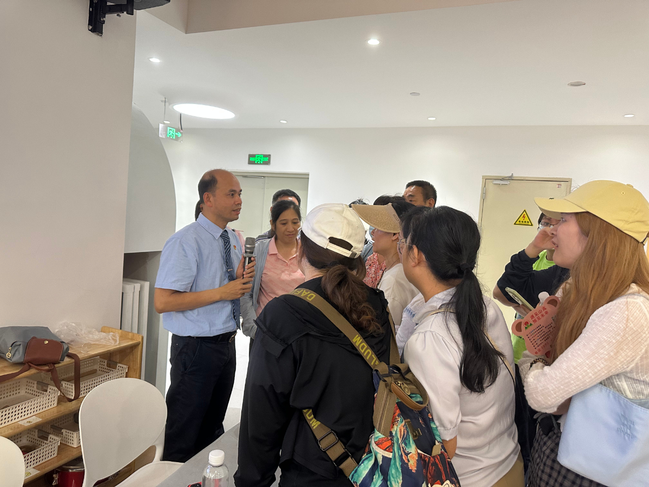 醫(yī)育融合·共筑健康成長路——?？谑猩礁哂變簣@聯(lián)合?？谑械谒娜嗣襻t(yī)院開展醫(yī)育融合健康講座-圖片26