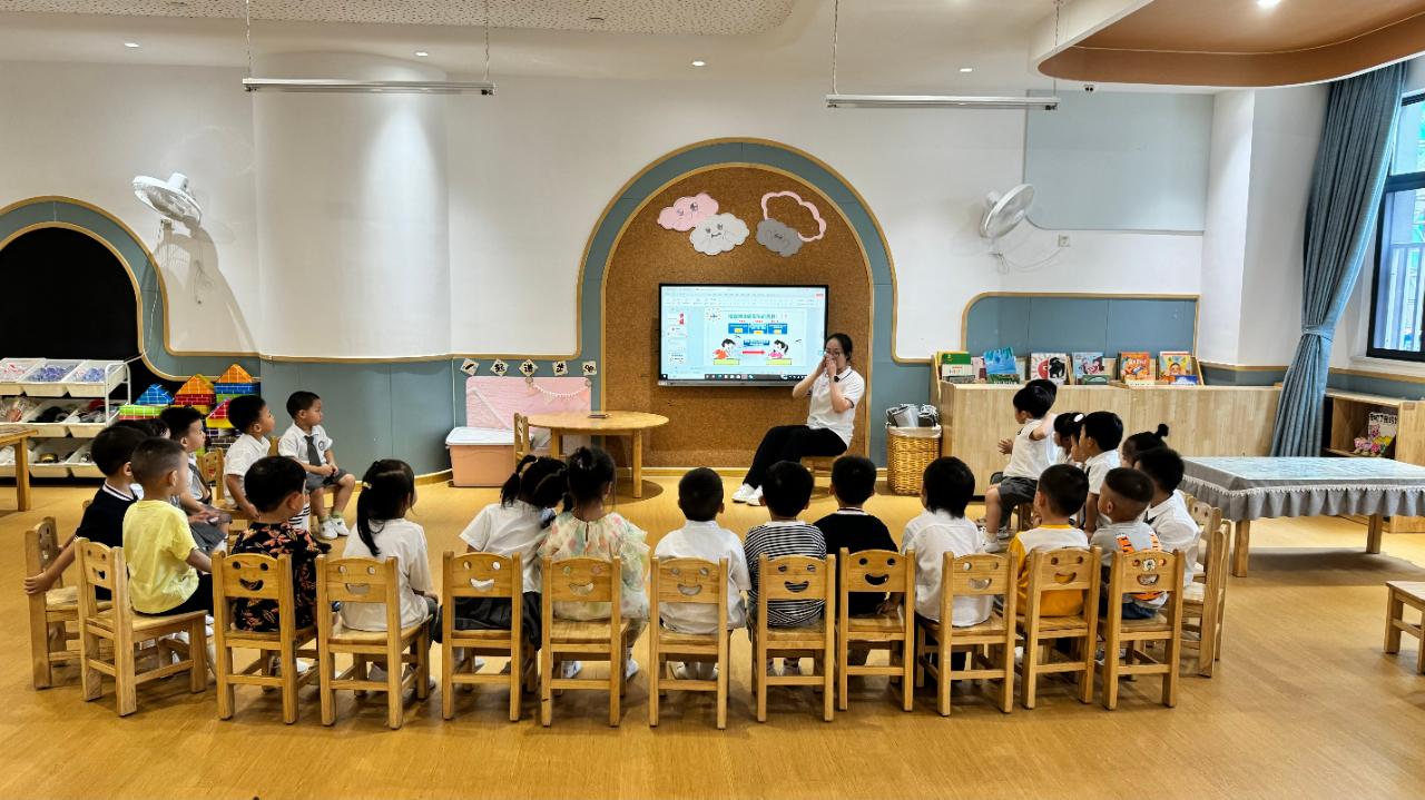 遠離登革熱，我們在行動！——海口市山高幼兒園開展預(yù)防登革熱愛國衛(wèi)生運動行動-圖片34