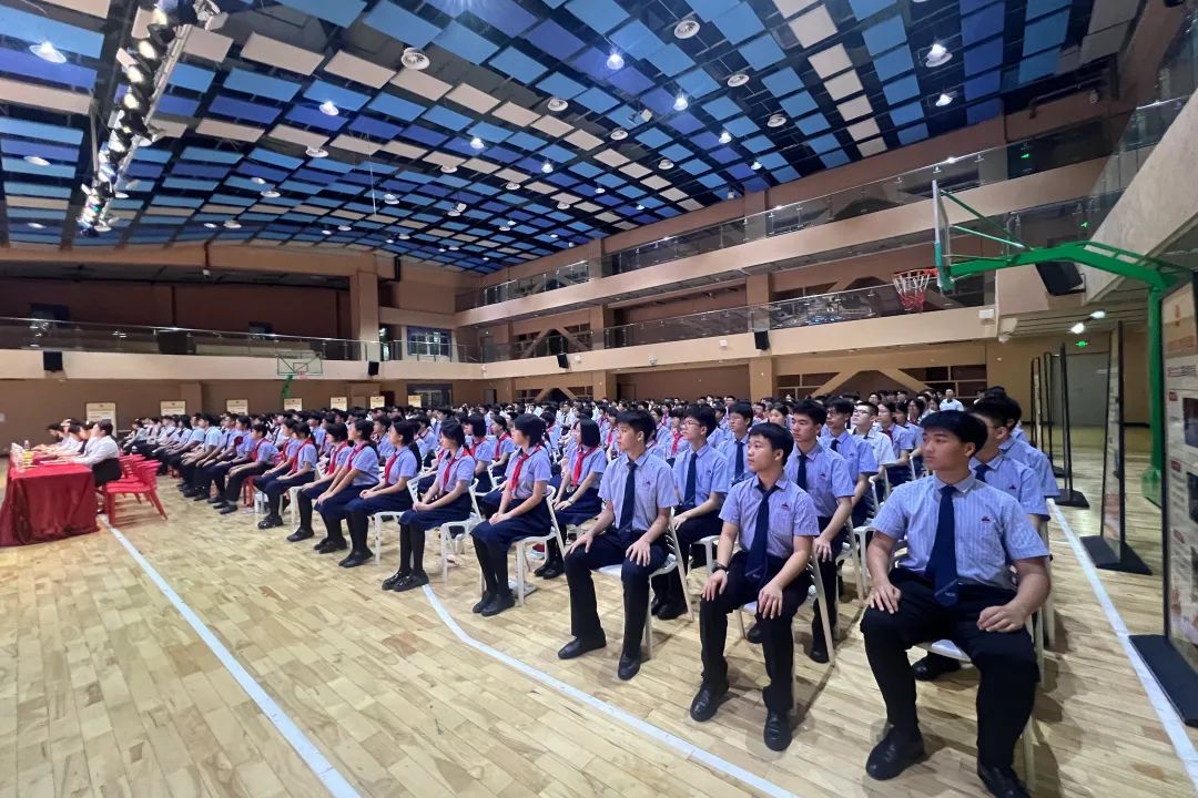 五四精神啟新篇，青春逐夢向未來——?？谏礁咧袑W(xué)2025年離隊入團儀式順利舉行-圖片3