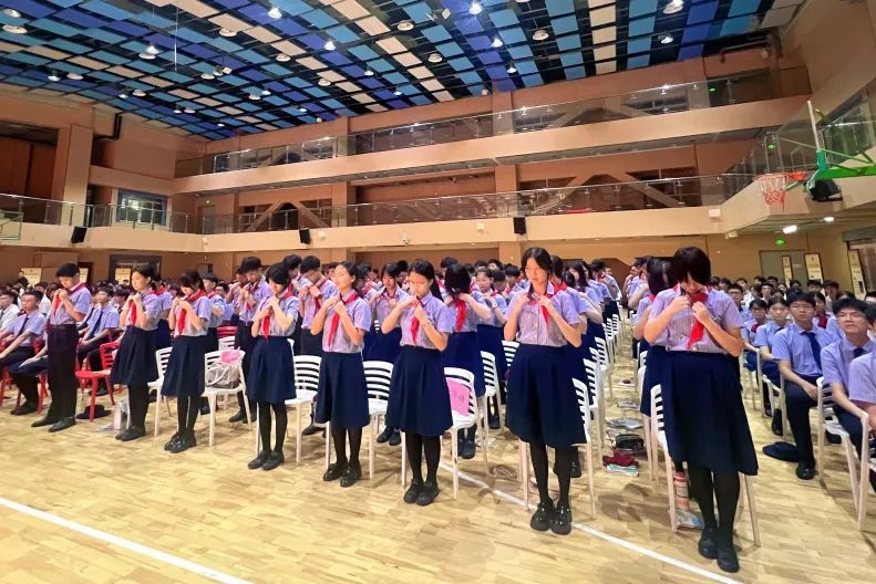 五四精神啟新篇，青春逐夢向未來——?？谏礁咧袑W(xué)2025年離隊入團儀式順利舉行-圖片5