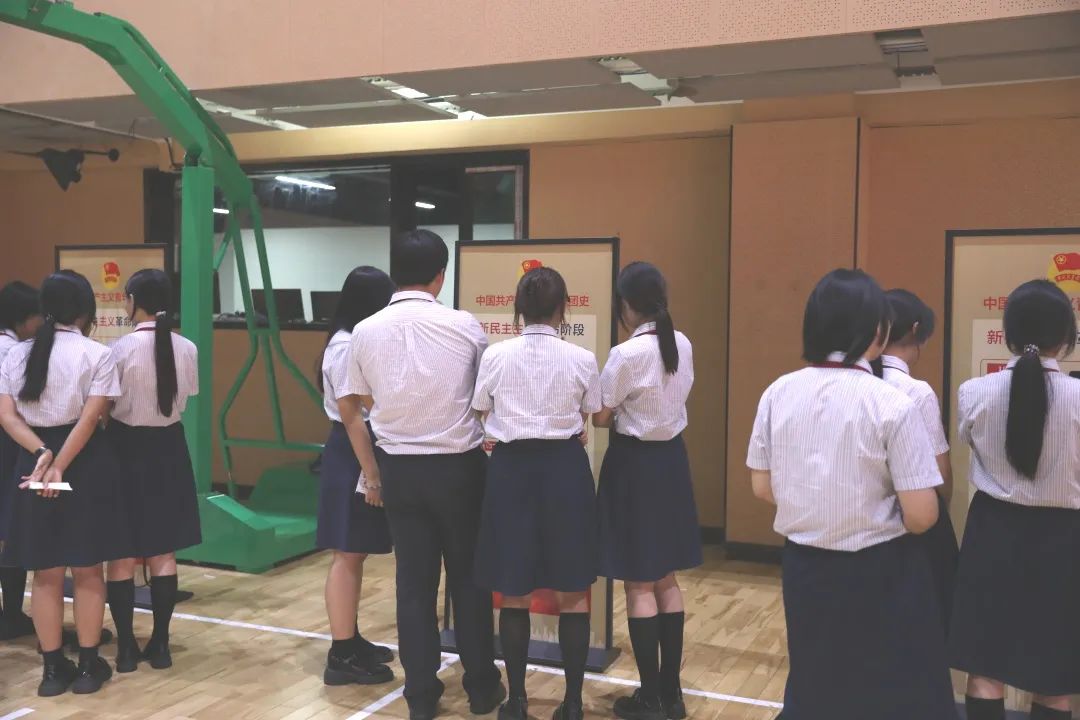 五四精神啟新篇，青春逐夢向未來——海口山高中學(xué)2025年離隊入團儀式順利舉行-圖片3