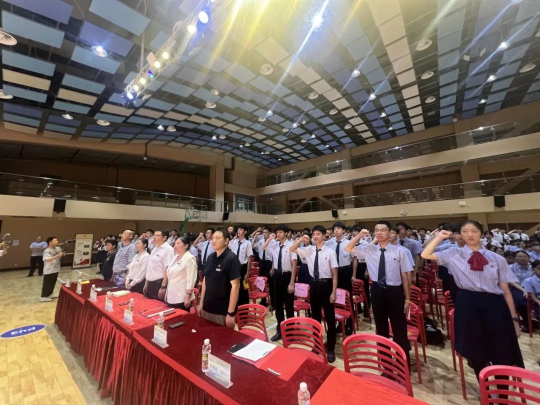 五四精神啟新篇，青春逐夢向未來——?？谏礁咧袑W(xué)2025年離隊入團儀式順利舉行-圖片7