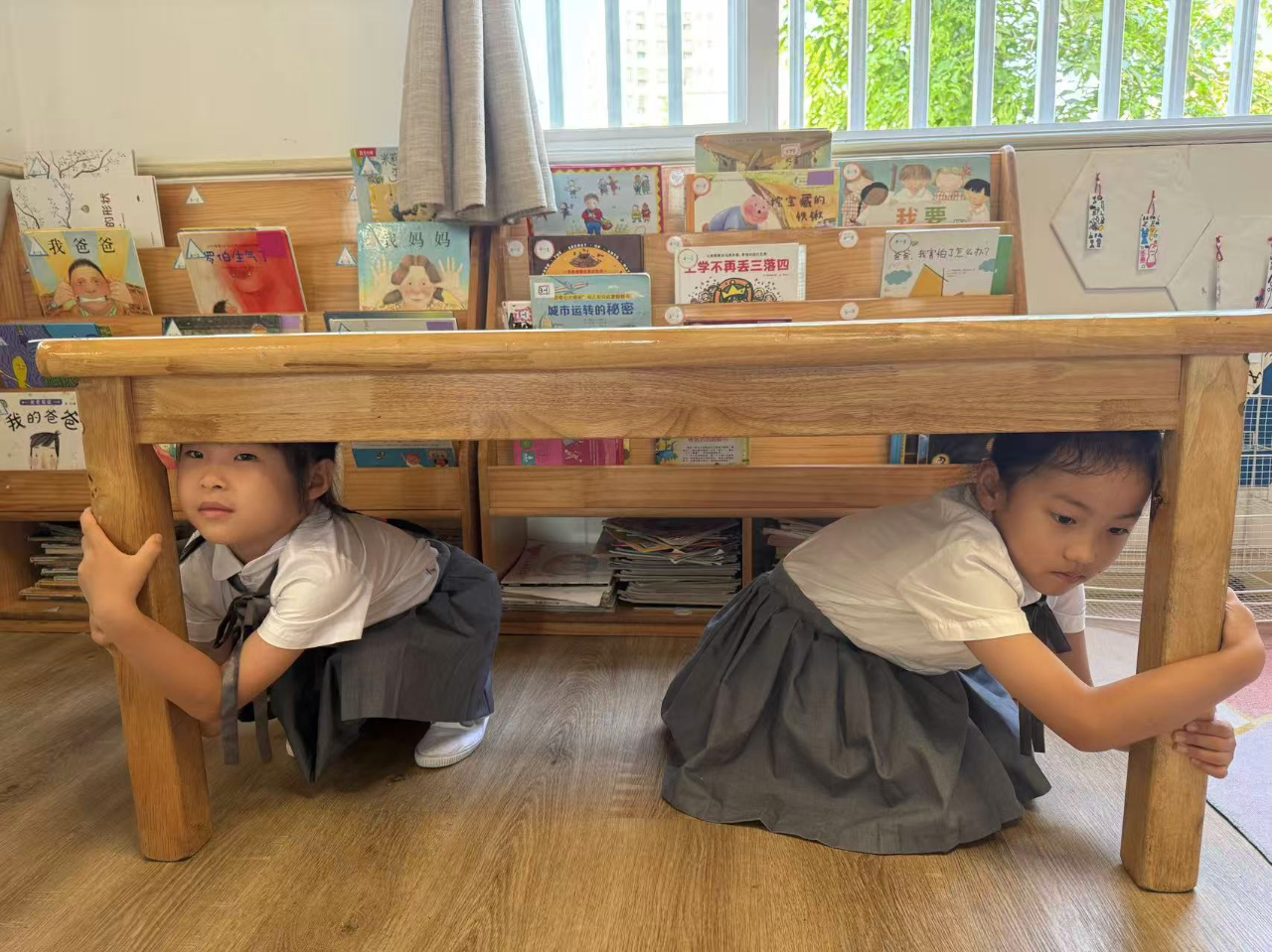 人人講安全 個個會應(yīng)急——海口市山高幼兒園2025年防震減災(zāi)演練活動-圖片29