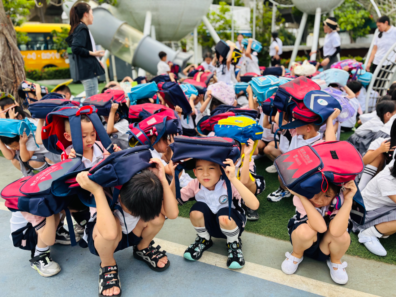 人人講安全 個個會應(yīng)急——?？谑猩礁哂變簣@2025年防震減災(zāi)演練活動-圖片36