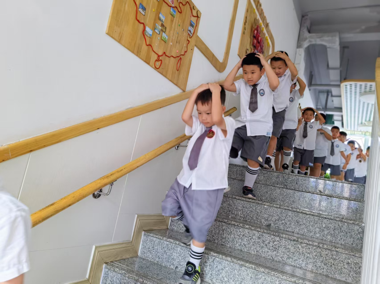 人人講安全 個個會應(yīng)急——?？谑猩礁哂變簣@2025年防震減災(zāi)演練活動-圖片34