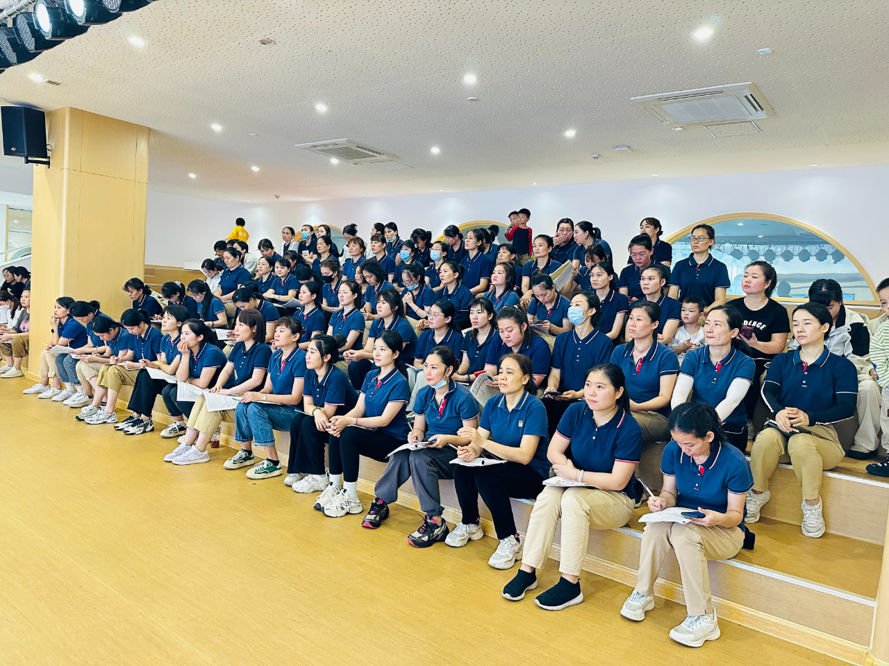 人人講安全 個個會應(yīng)急——海口市山高幼兒園2025年防震減災(zāi)演練活動-圖片13