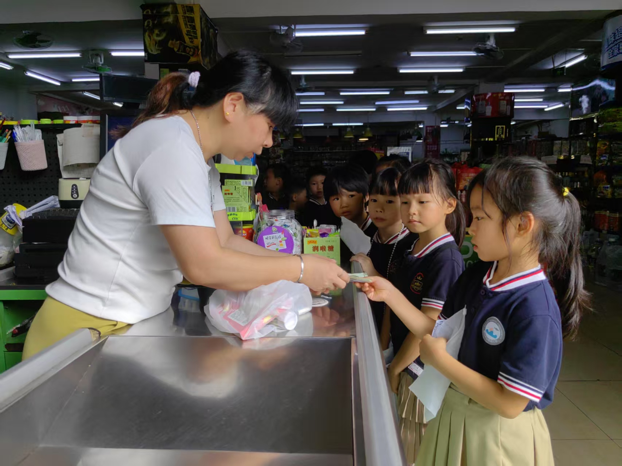 超市大探險，實踐樂成長——?？谑猩礁哂變簣@大班幼小銜接社會實踐活動之走進超市-圖片44