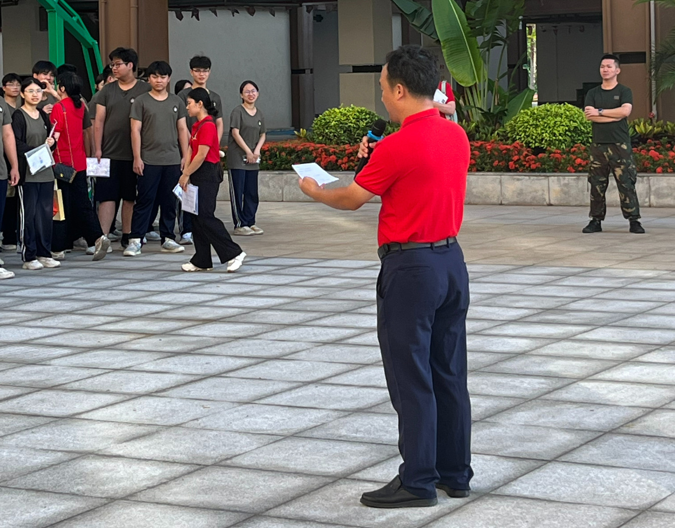 護(hù)航青春逐夢(mèng)路，鋪就璀璨圓夢(mèng)途——定安縣山高高級(jí)實(shí)驗(yàn)中學(xué)暖心送考，助力學(xué)子書(shū)寫(xiě)輝煌