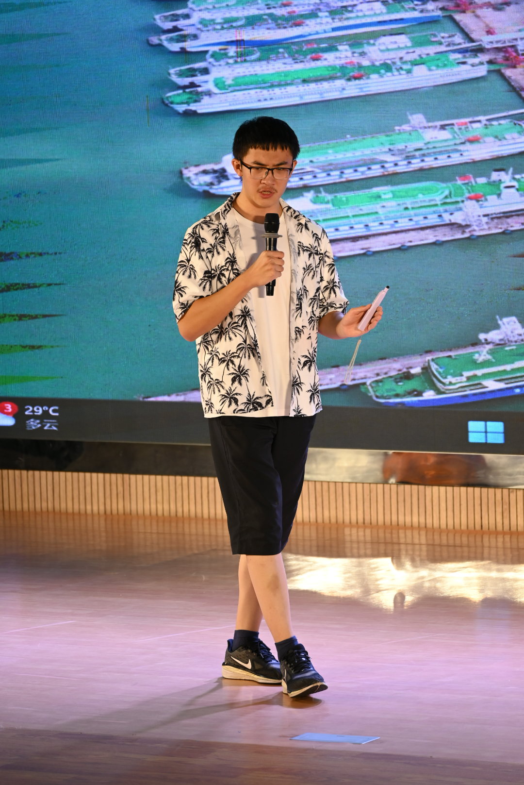 “逐夢(mèng)自貿(mào)港，英語(yǔ)話未來(lái)”——定安縣高中英語(yǔ)演講比賽-圖片2