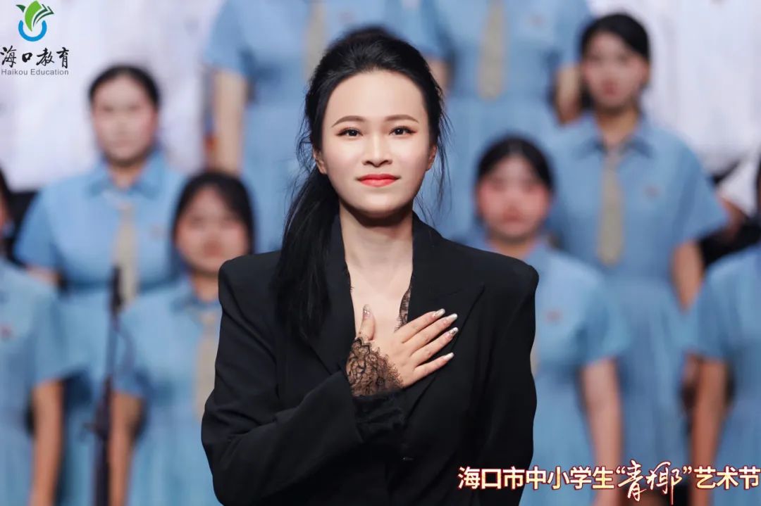 喜報(bào)！我校榮獲?？谑兄行W(xué)生“青椰”藝術(shù)節(jié)高中班級(jí)合唱一等獎(jiǎng)！