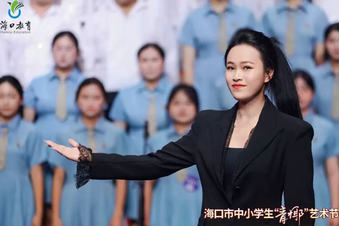 喜報(bào)！我校榮獲?？谑兄行W(xué)生“青椰”藝術(shù)節(jié)高中班級(jí)合唱一等獎(jiǎng)！