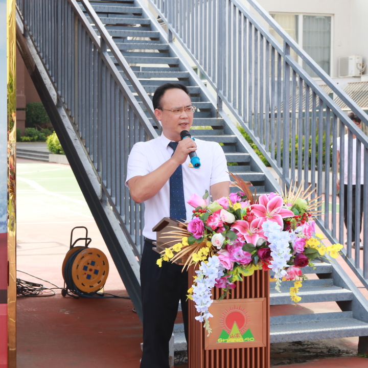 燃情開(kāi)營(yíng)！?？谏礁咧袑W(xué)2025級(jí)高一新生開(kāi)啟軍訓(xùn)成長(zhǎng)之旅-圖片2