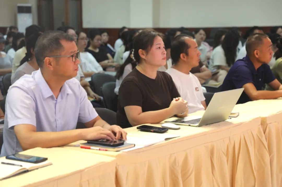 聚力提質(zhì)，共啟新程——?？谏礁邔W(xué)校 2025 年秋季教學(xué)培訓(xùn)圓滿舉行-圖片6